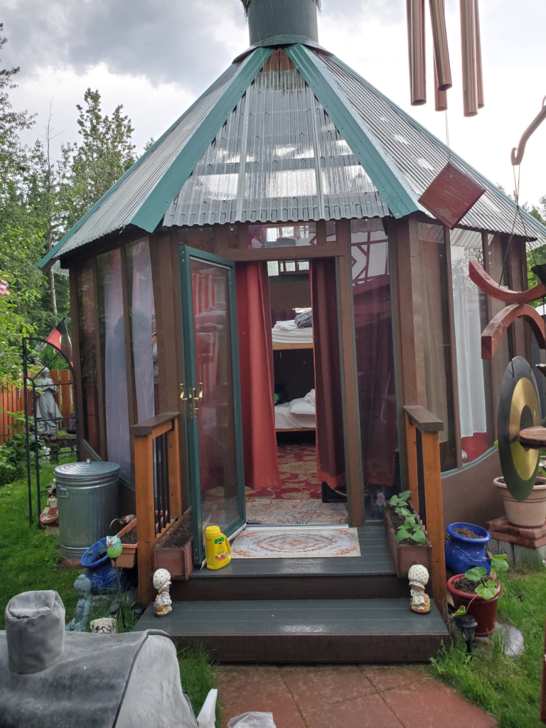 Gazebo of Billie's Backpacker Hostel, Fairbanks, Alaska