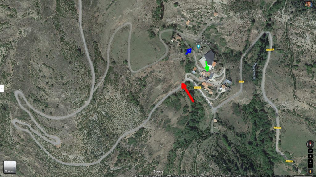 Red arrow is the cattle gate that flummoxed me. Green arrow is the supertight squeeze I drove through. Blue arrow is the pasture gate that aborted my alternate plan.