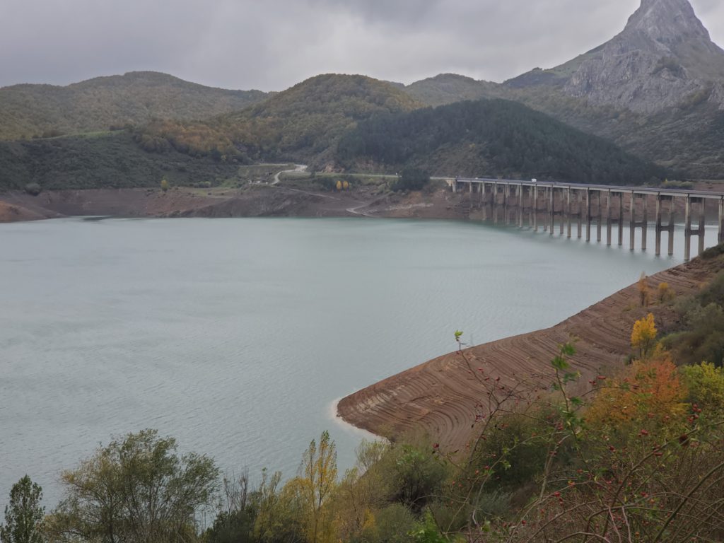 Recent rains haven't raised the extremely low levels of Spanish reservoirs