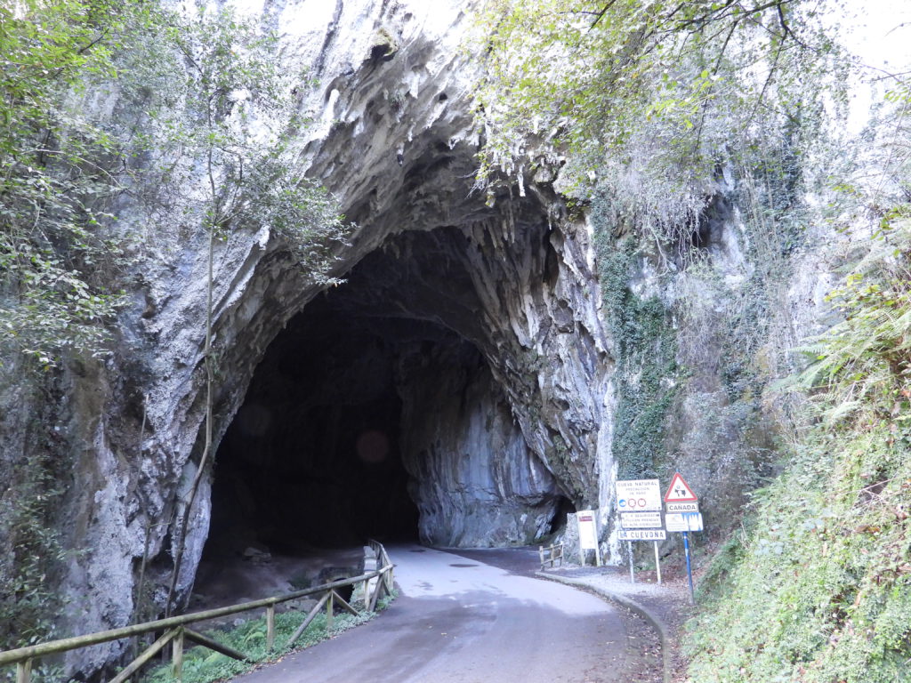 La Cuevona entrance