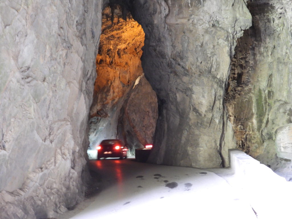 Inside La Cuevona