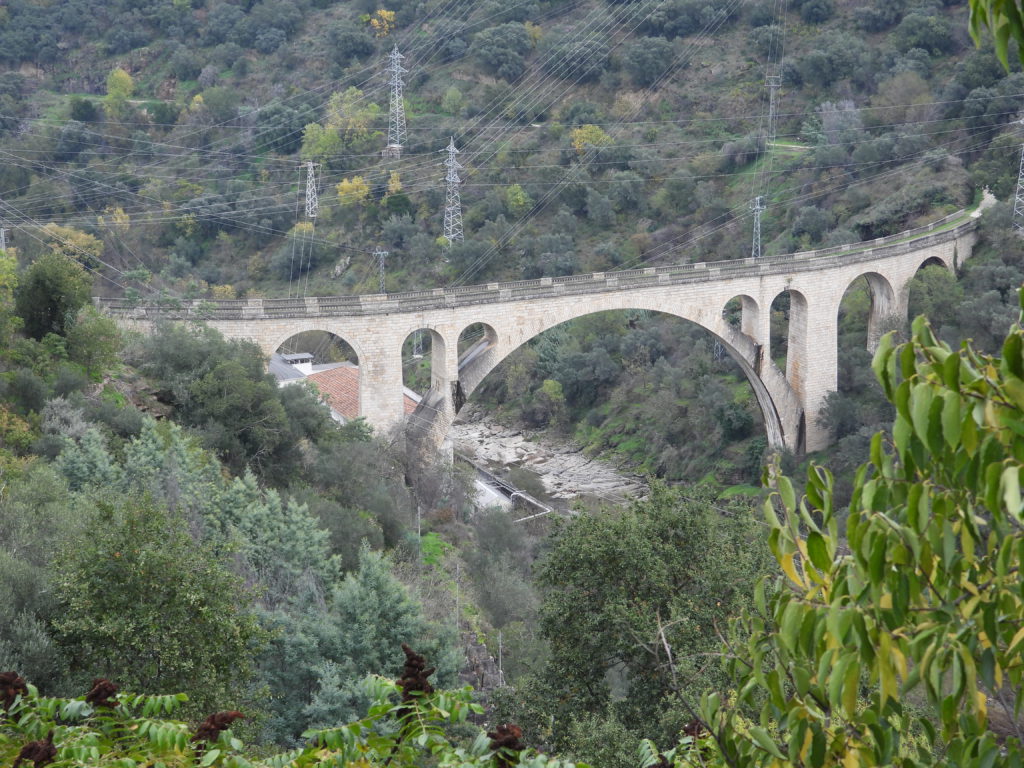 Bridge for a never-completed railroad 