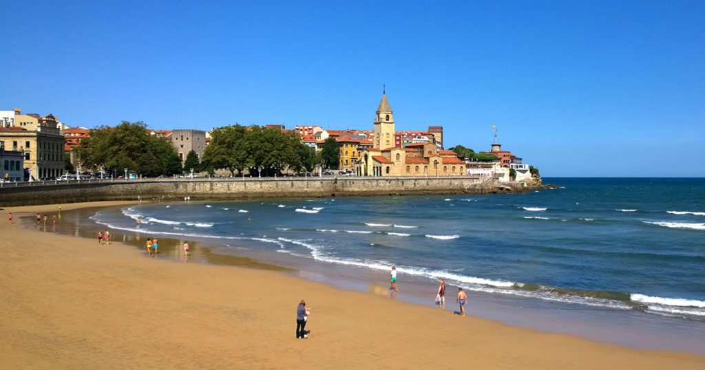 This is what the beach looked like yesterday afternoon at low tide.