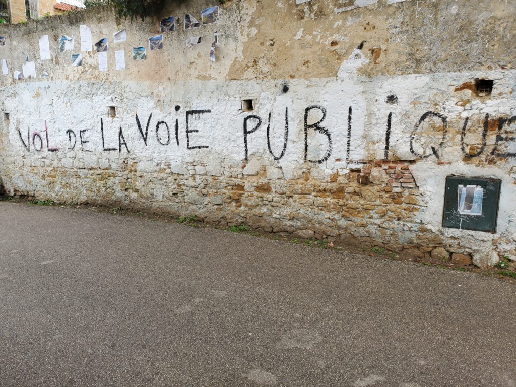 Tangier graffiti, "Volume of the public voice"