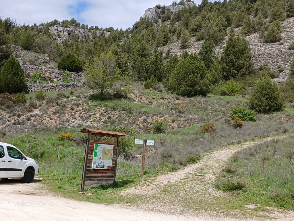 Start of the Río Lobos loop. Up and over.