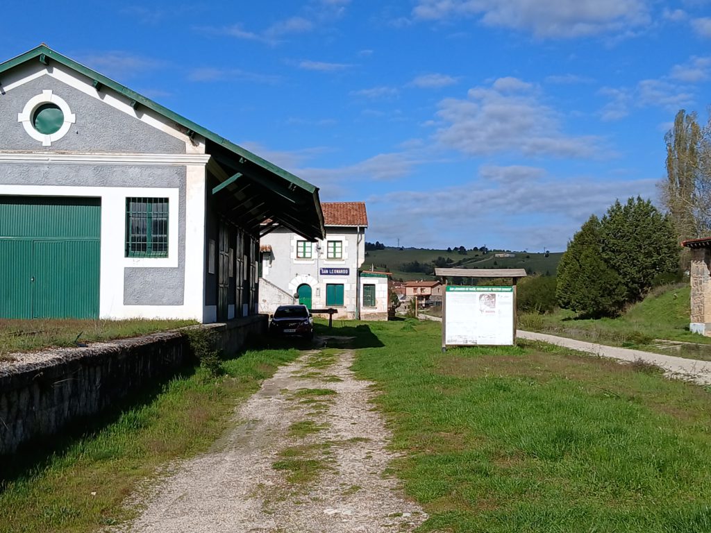 San Leonardo de Yague ex-train station