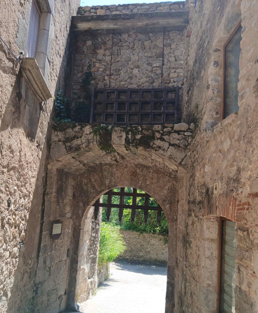 Nasty looking portcullis in Saint Lorenç